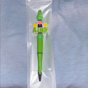 Green 'Be Kind' Pen